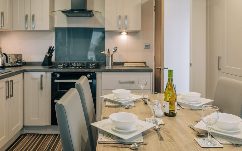 Oak holiday home kitchen diner