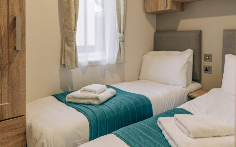 Oak holiday home twin